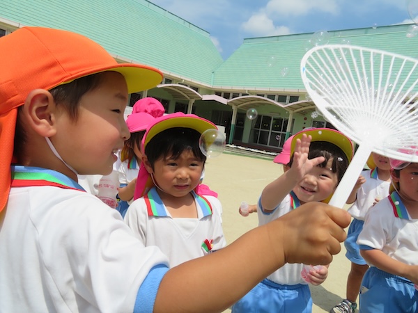 白ゆり幼稚園の創意工夫し楽しく表現する子どもの画像